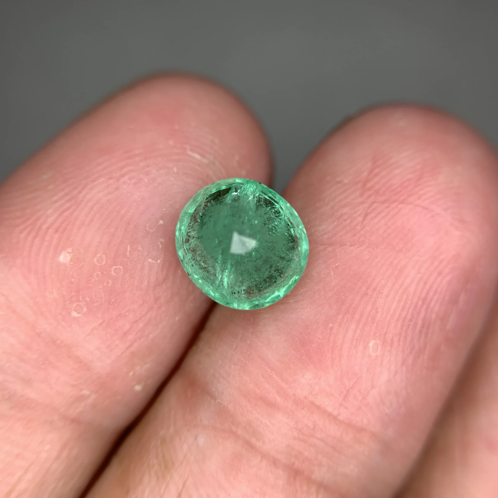 Natural Chitral Green Emerald 2.80ct  Faceted Oval Loose Gemstone — view 1